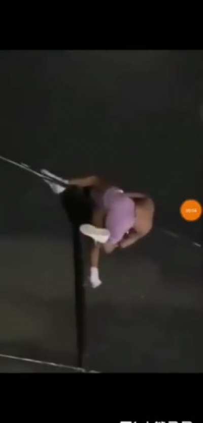 蜘蛛上网 NSFW