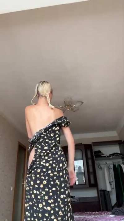 Fuck me while I stand up I’m only 4’8
