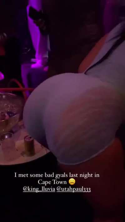 Party night 🍑