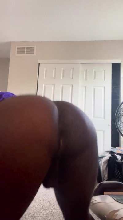 Ass so good I be getting bricked looking at it too 