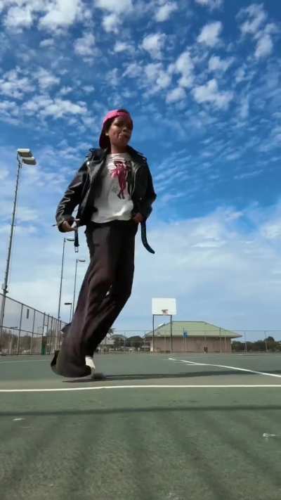 First time trying to shuffle dance how I do?