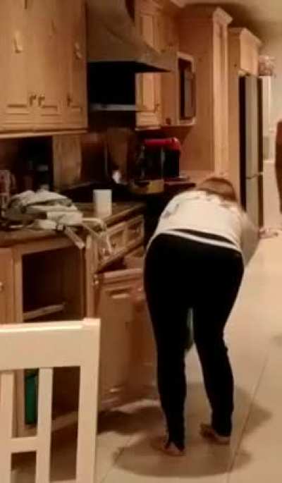 Kimi bending over