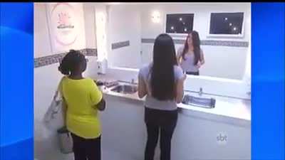Mirror reflex prank