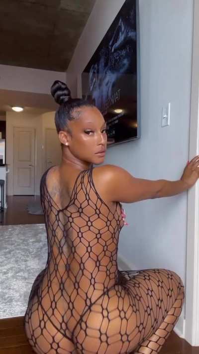Mizz Twersum (@liv<wbr>emizz<wbr>twerk<wbr>sum)