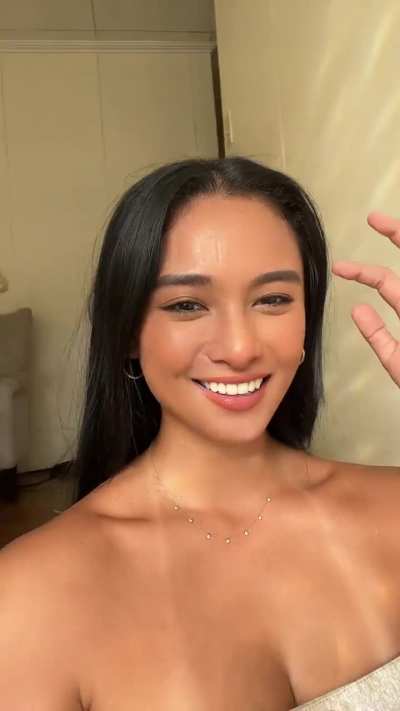 Klea Pineda