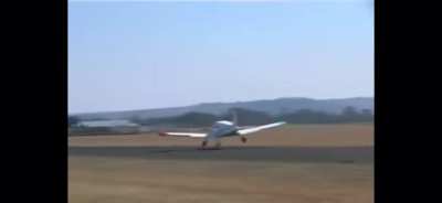 Who said people on r/teenagers can't do cool things? Here's a landing from my second solo flight.
