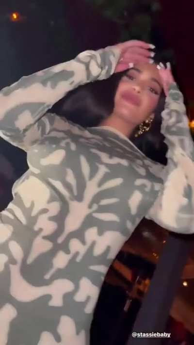 Who got more sex appeal? Kylie or Stass?