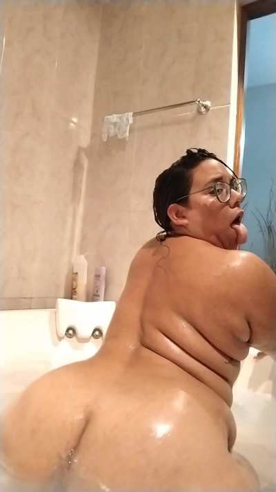 wet booty