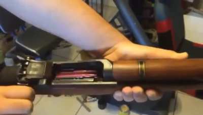 How the gun sounds like when it's empty😂