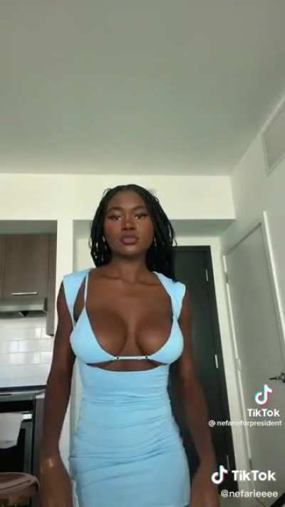 @nefarieeee - i follow her for her personality