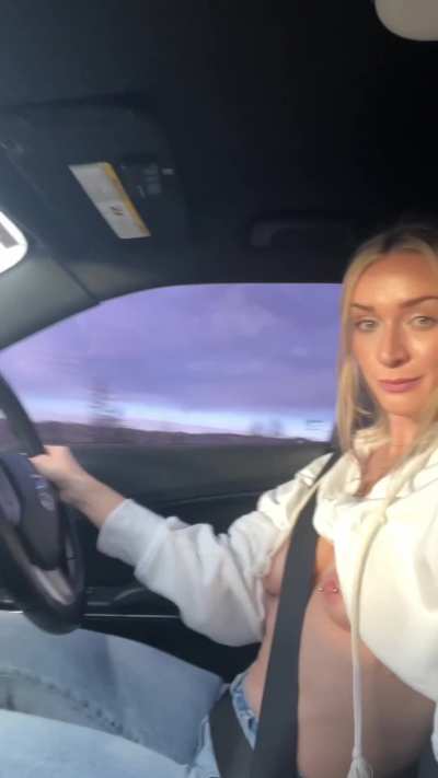 tits out in the cop car 🚓 