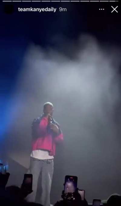 Kid Cudi performs Moon for the first time
