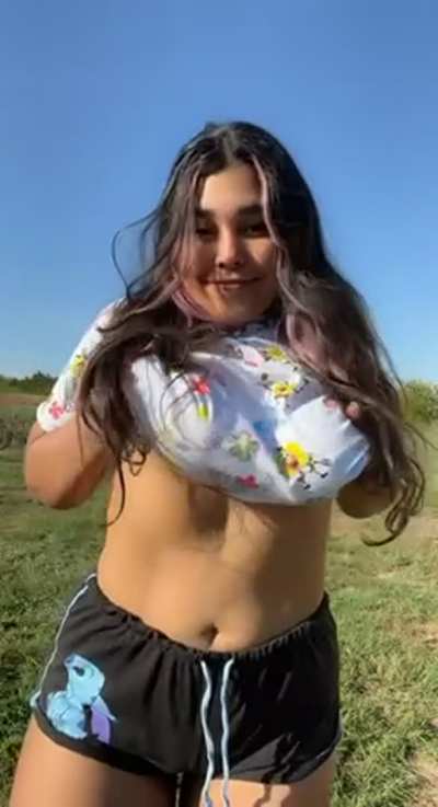 Would you fuck me raw if I flash you outdoors? (OC)
