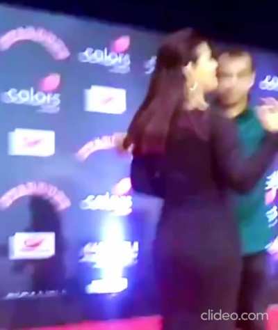 Ufff kajol raand tere boobs & Gaand succhi chud jaunga tere muh me lauda thaas dunga !!