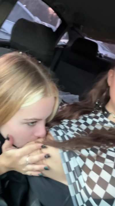 When she's driving, I want to suck on her nipples even more because I love it so much when she's wet [r/titssucking]