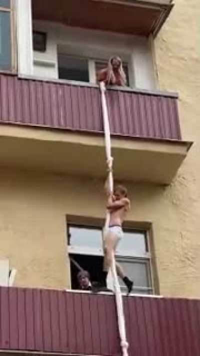 Rapunzel in russia be like