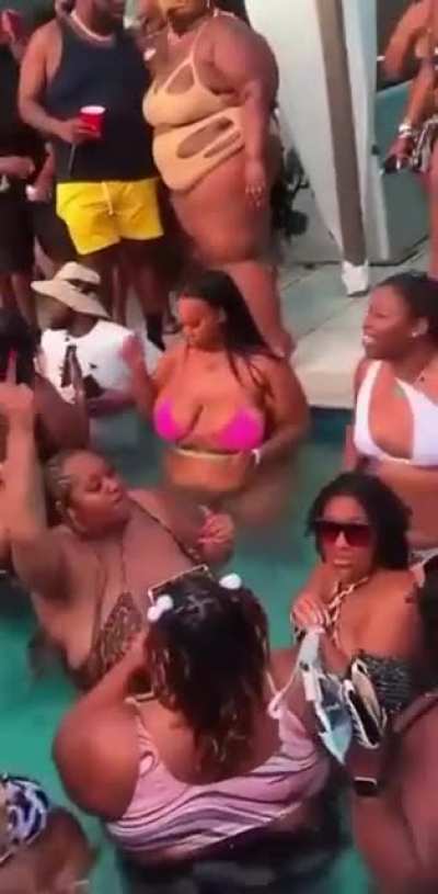 Pool party