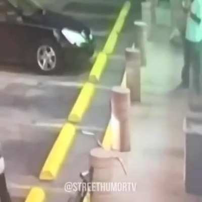 Bruh was really eating chips during a shootout🤦🏽‍♂️🤣