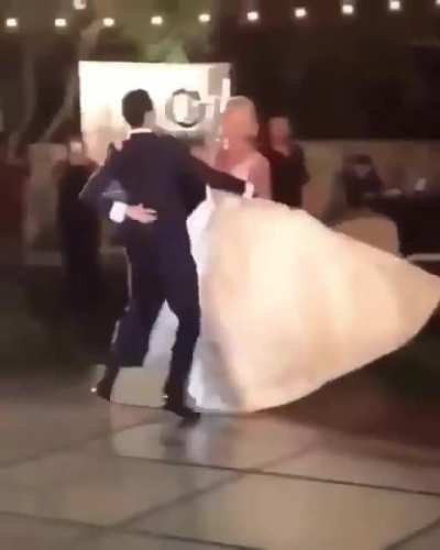 Ulan çok iyi ama ya gece gece hüzünlü seyler atıyorum ama cidden mükemmel amk birde bizim düğünlere bak