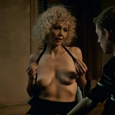 Maggie Gyllenhaal