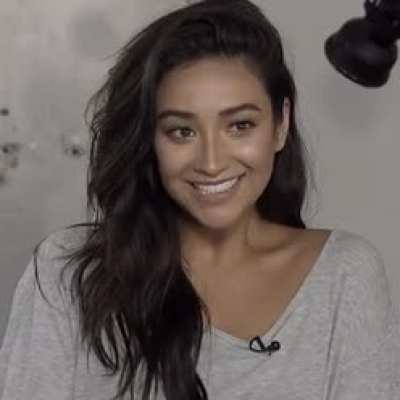 Shay Mitchell. Girl you so damn fine...