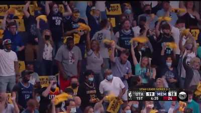 [Highlight] Dillon Brooks slices through the Utah Defense for a beautiful dunk