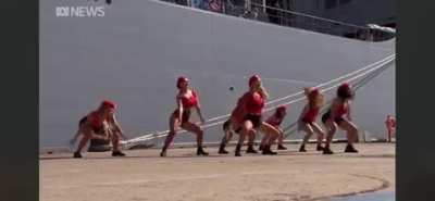 Who picks the entertainment for navy vets in Australia?