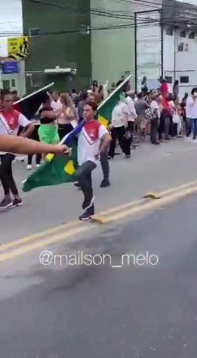 Aqui em João Pessoa, condado de Mangabeira, ocorreu o verdadeiro desfile cívico.