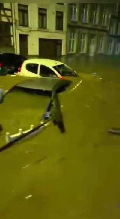 Germany and Belgium under water, the worst flood in years. 1300 missing, and more than 100 people dead.