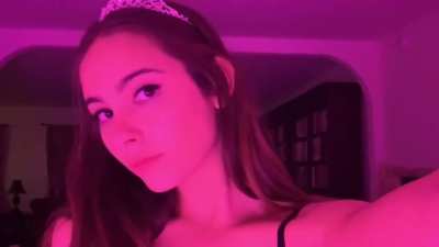Hi Haley Purple Tint Edition θα πρέπει να εστιάσατε ώστε να μπορέσουμε να δούμε τα βυζιά σας
