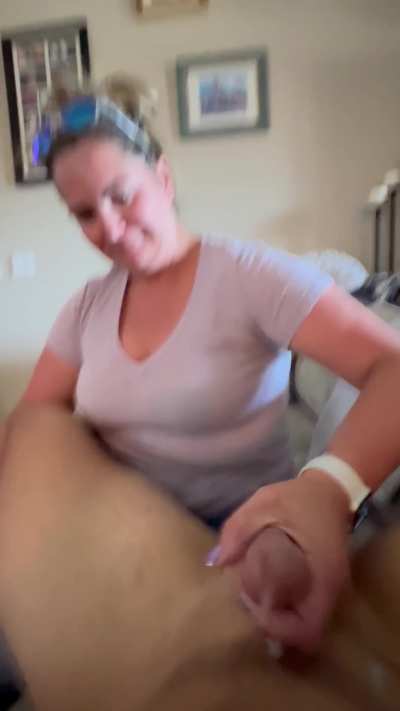CFNM Handjob