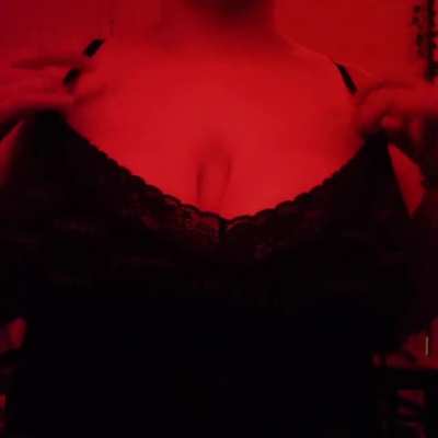 I put in new lights! I think red looks good on me ;) [ Drop ] ~♡