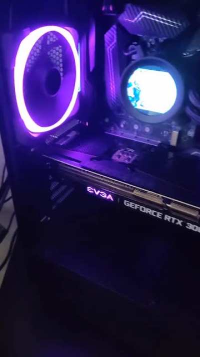 went full Fischl with my PC build
