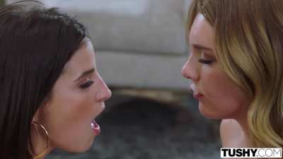 LaSirena69 and Gabbie Carter share a load