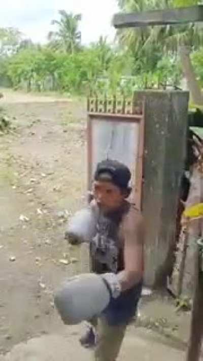 Boxing against a blade that hits back