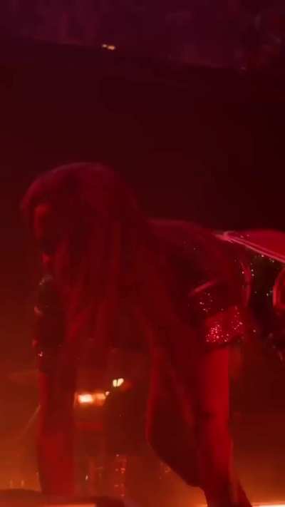 Anitta @anitta