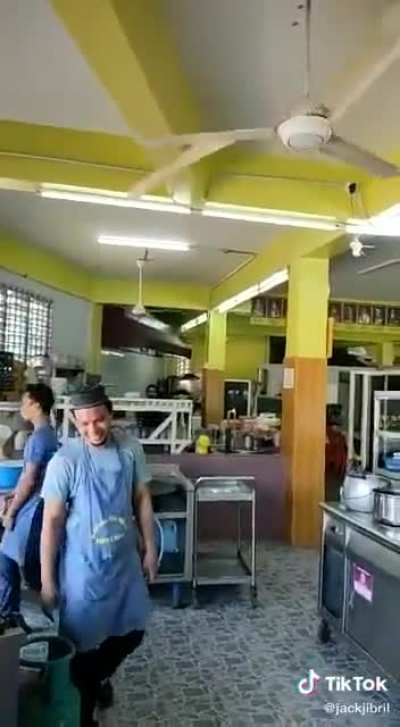 Roti terbang