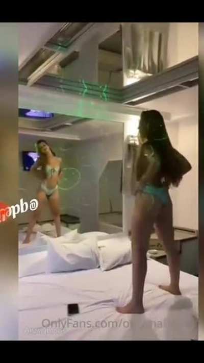 Fêr & Camila OF (Mãe e Filha) 🔥 (Flas<wbr>hResu<wbr>meVid<wbr>eo)
