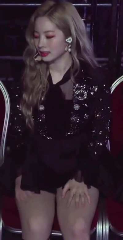 dahyun thicc soft thighs....