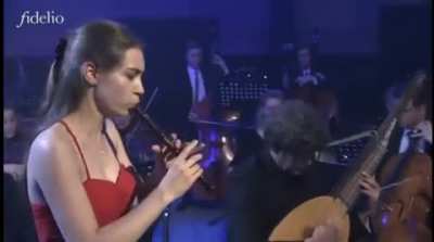 Lucie Horsch SHREDDING Vivaldi’s Flute Concerto in G Major on the recorder