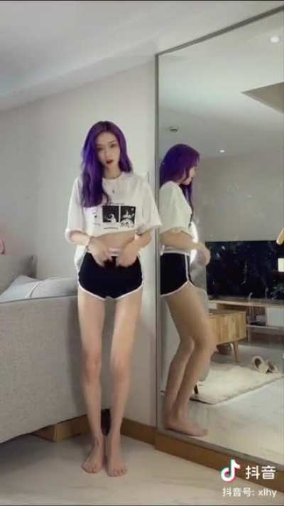 Purple hair wiggle dance