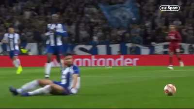 Guy edits clickbait football thumbnails into actual footage
