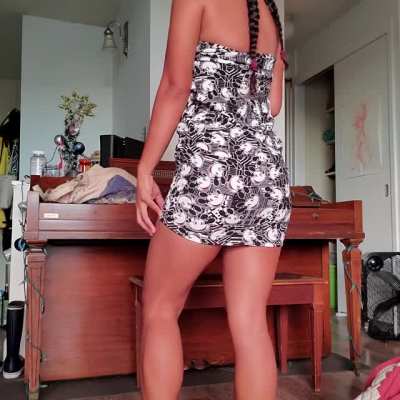 This skirt is an XS but its seems to fit well as a dress. What do you think?