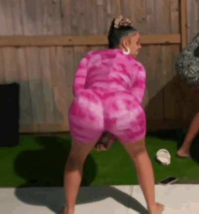 I worship her ass