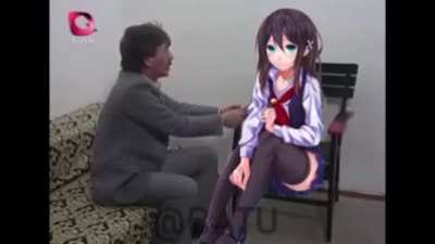 Sarı Bıyık Anime Kızına İlan-ı Aşk Ediyor...