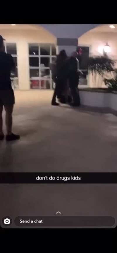 Man screams “I am a pedofile” in the streets while being arrested