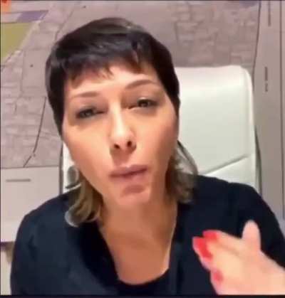 El cloruro de sodio es sal. Pero si la jefa dijo “hache dos cero”, no se puede espera algo mejor de Mayra.