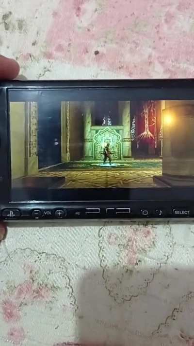 Muito feliz de jogar The Forgotten Sands num PSP