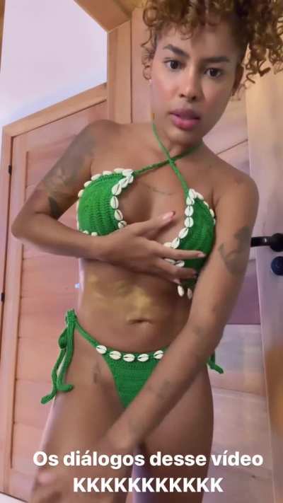Queria tá passando esse creme nela