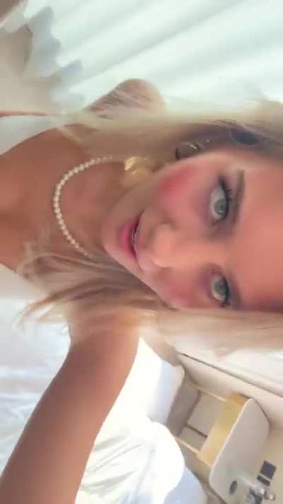 elena.zbt TikTok